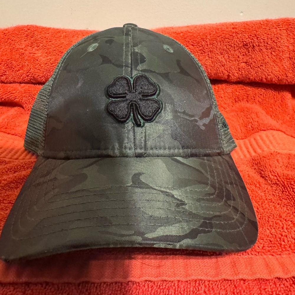 Kids Camo Hat with Black Clover